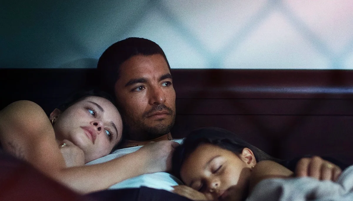 Dans "Inside These Walls" de Melissa Fisher, une famille se bat pour la normalité malgré son incarcération
