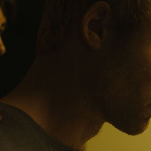 Revue Tribeca 2026 : ICONOCLAST, premier thriller impressionnant sur l'(ir)réalité de l'amour